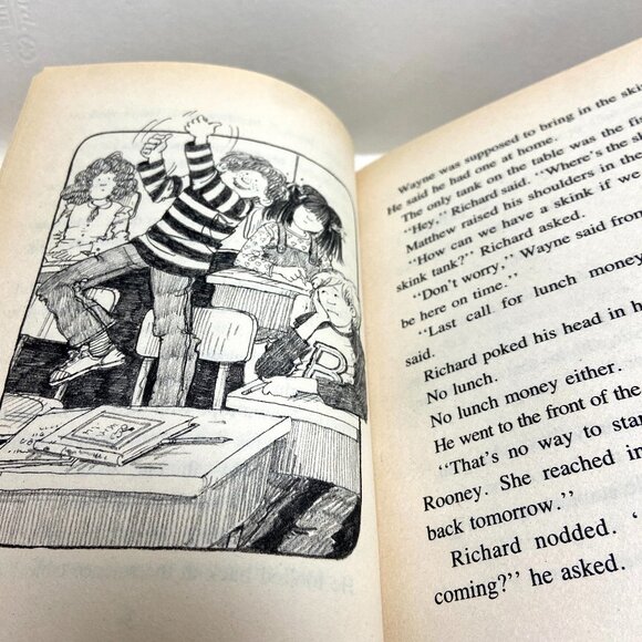 Vintage Weekly Reader "The Beast Who Was Afraid" by Patricia Reilly Giff - Picture 5 of 11